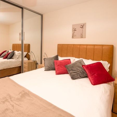 Abodebed - Handleys Court เฮเมลเฮมพ์สเตด ภายนอก รูปภาพ
