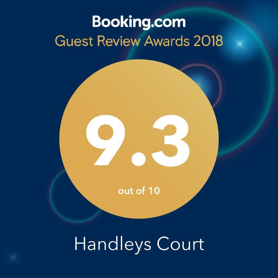 Abodebed - Handleys Court เฮเมลเฮมพ์สเตด ภายนอก รูปภาพ